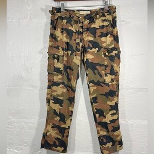MICHAEL KORS CAMO CROPPED UTILITY JEAN (a367)